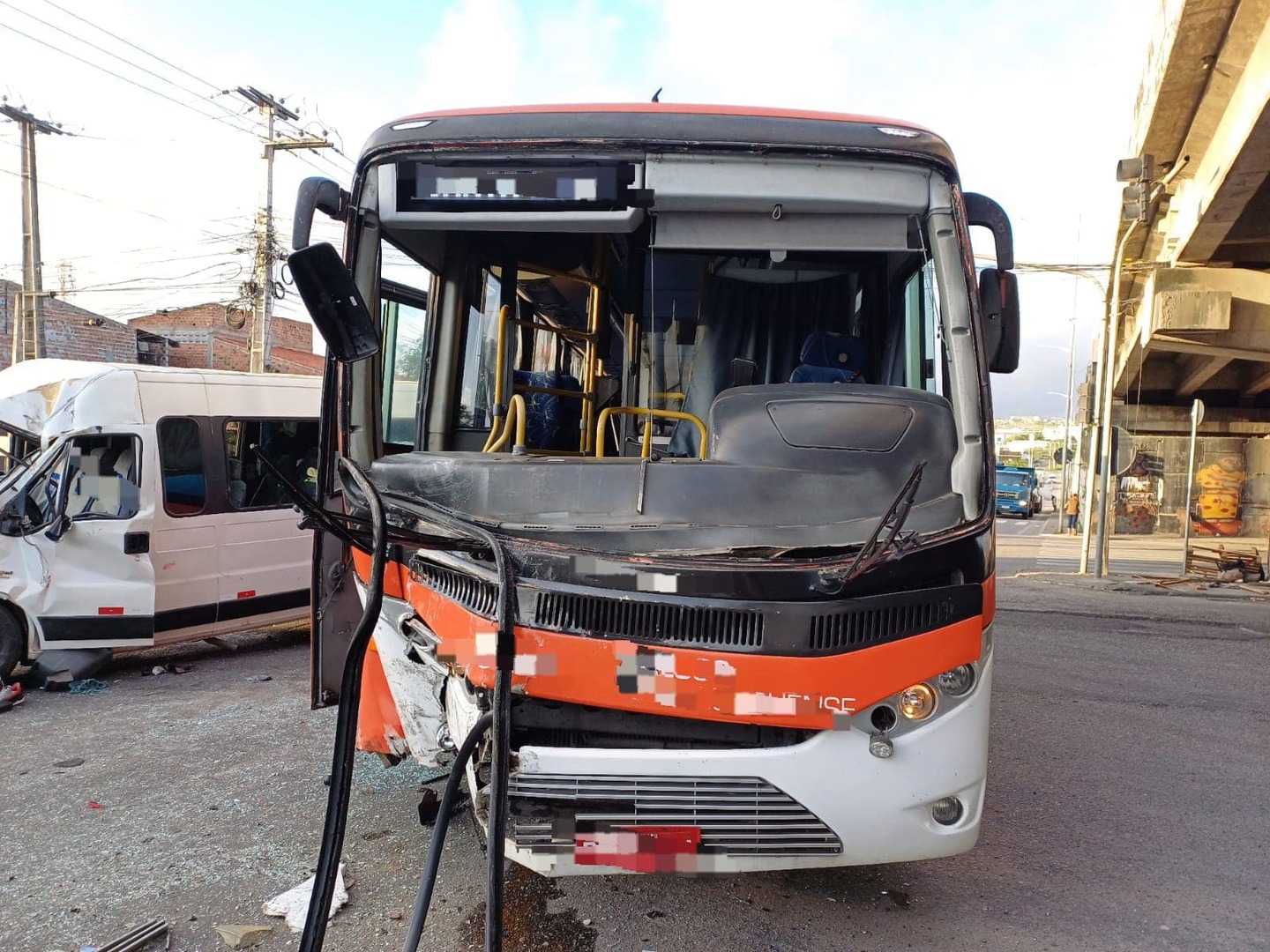 Nenhum passageiro do ônibus ficou ferido