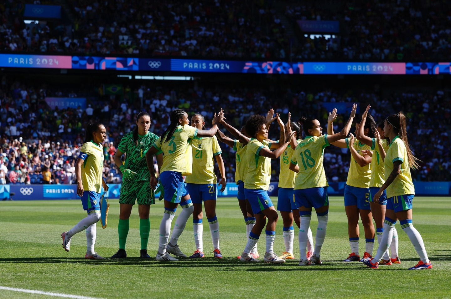 Seleção Brasileira conquista medalha de prata no futebol feminino em Paris