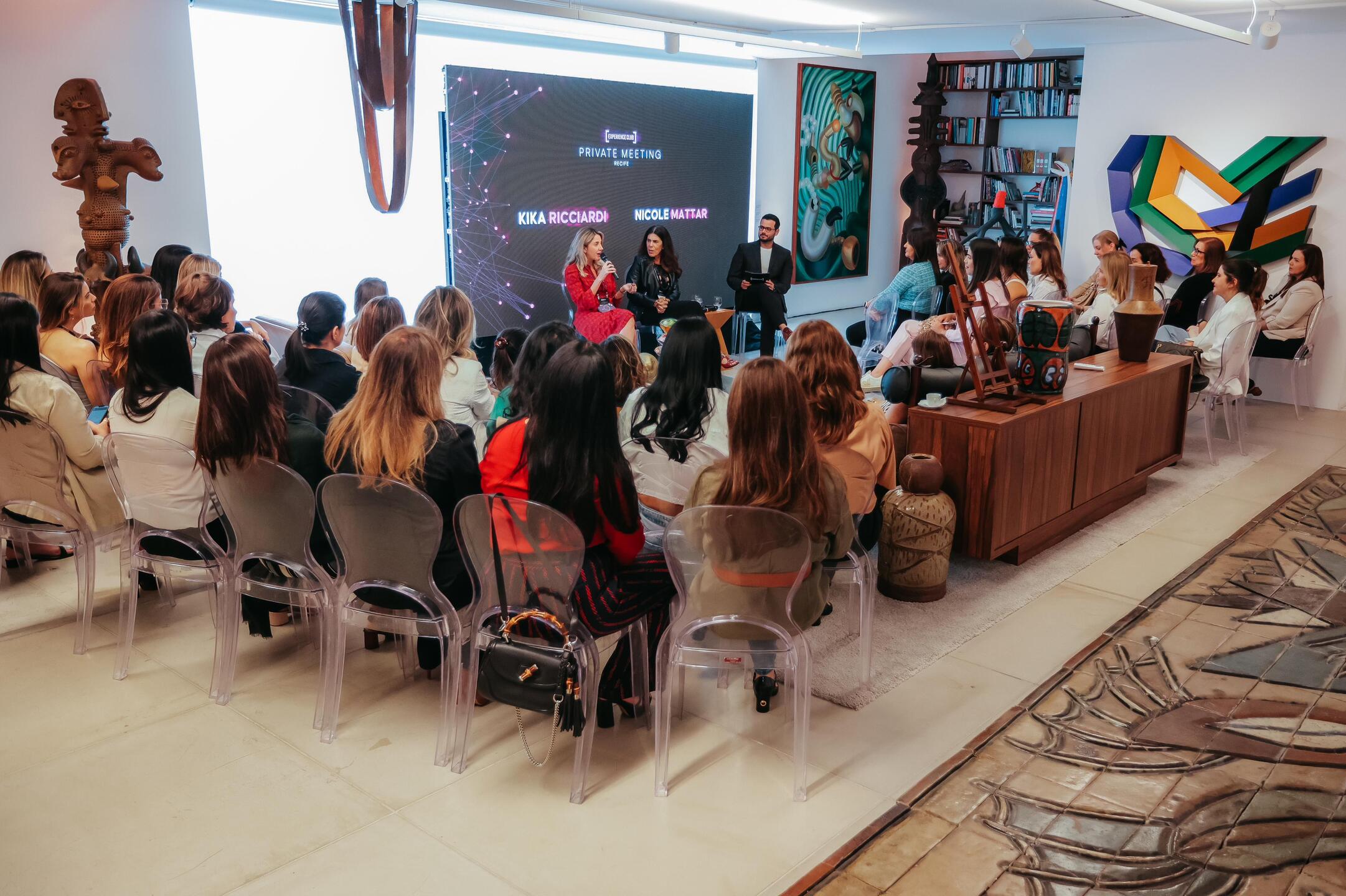 Mulheres debateram desafios na construção de conselhos de empresas. 