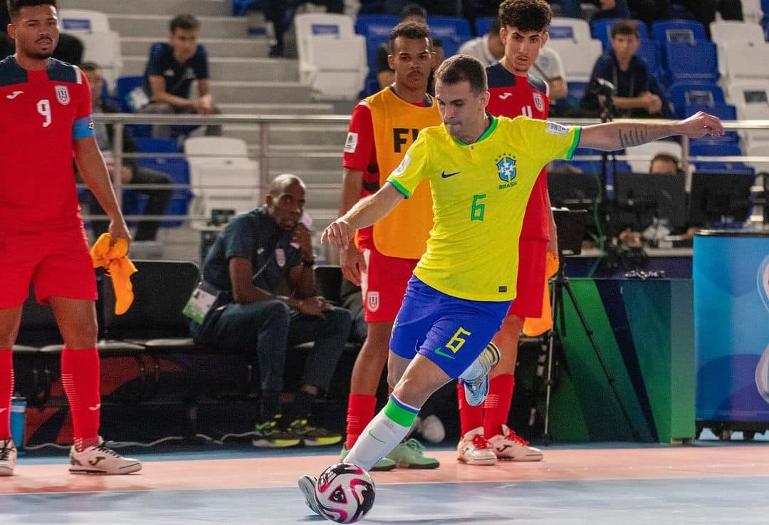 Marcel, autor de três gols na estreia da Copa do Mundo de Futsal 