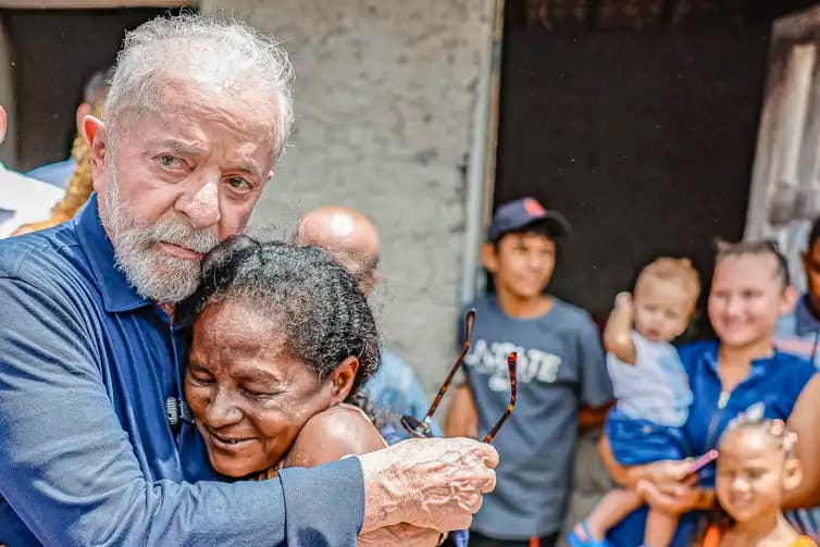 Presidente Lula durante visita à comunidade quilombola de Mamuna 