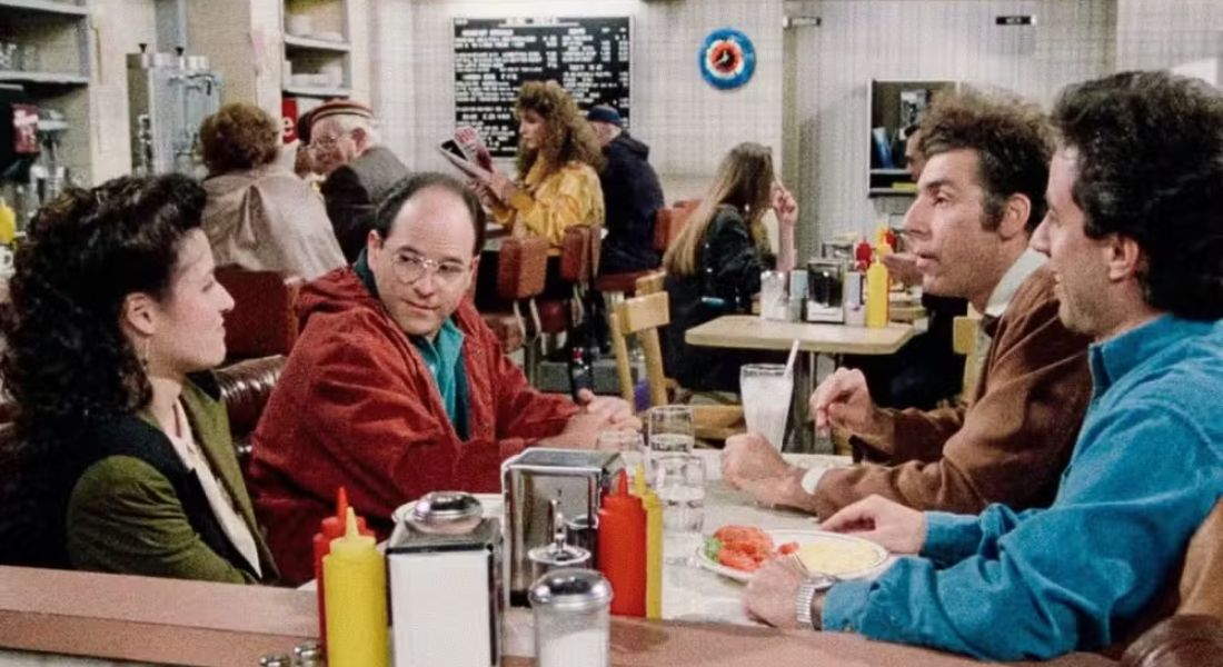 Elaine (Julia Louis-Dreyfus), George (Jason Alexander), Kramer (Michael Richards) e Jerry (Jerry Seinfeld) em Seinfeld 