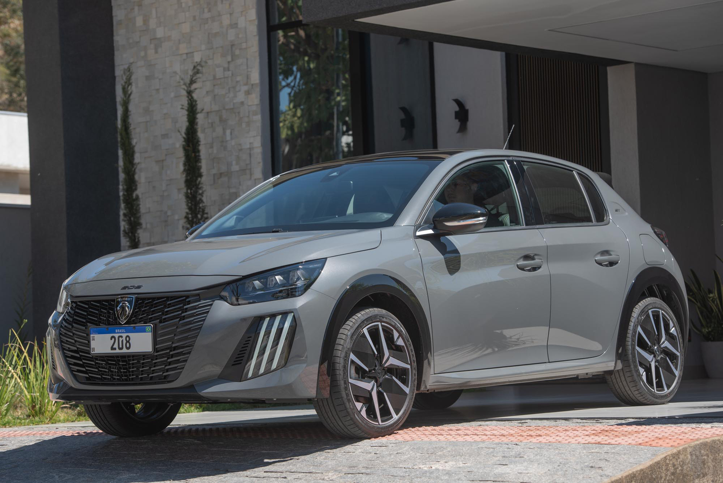 Novo Peugeot 208 teve o retorno da versão 