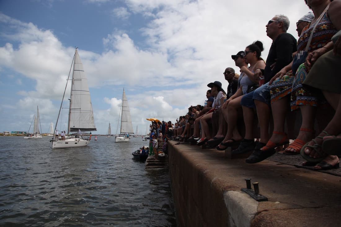 Largada da 35ª Regata Recife-Fernando de Noronha (Refeno), no Marco Zero, Centro do Recife