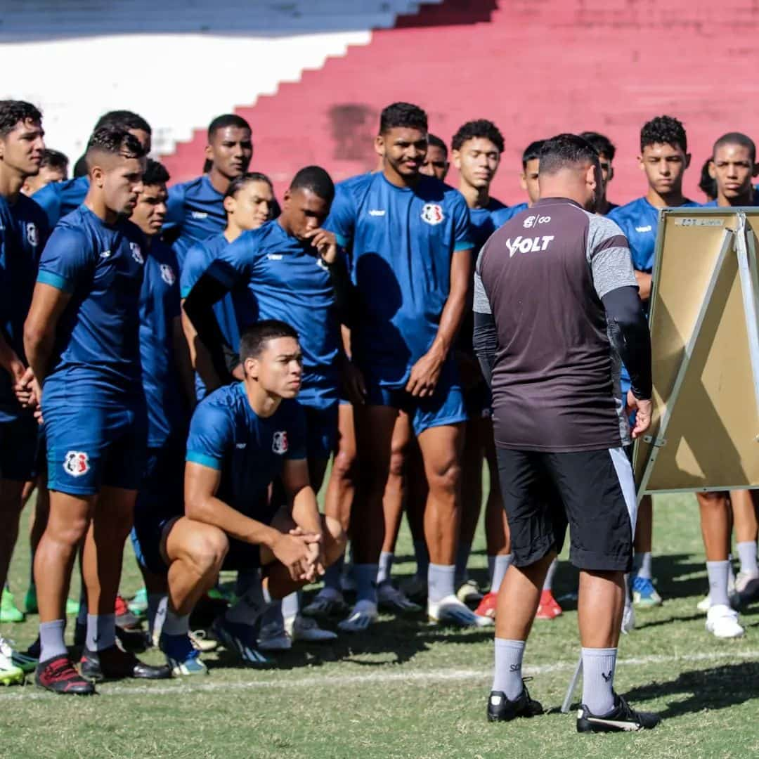 Elenco do sub-20 do Santa Cruz que está disputando a Copa Pernambuco 