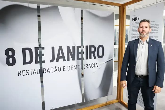 Brasília - Presidente do Iphan, Leandro Grass, mostra processos de restauração das obras vandalizadas nos atos antidemocráticos de 8 de janeiro de 2023. Foto Valter Campanato/Agência Brasil