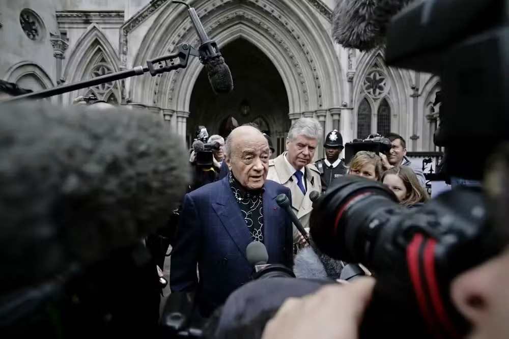 Mohamed Al-Fayed chega ao Supremo Tribunal de Londres para o inquérito formal sobre as mortes da princesa Diana e Dodi Al-Fayed em 2 de outubro de 2007