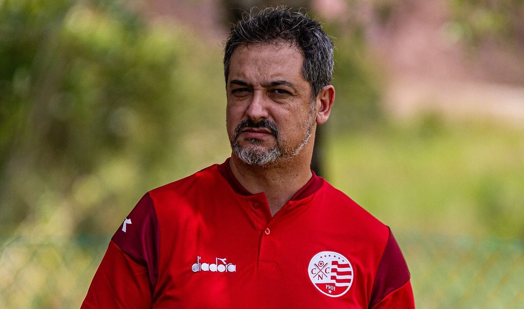 Marquinhos Santos, técnico do Náutico, no CT alvirrubro 