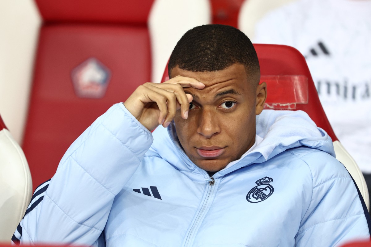 Mbappé no banco em jogo do Real Madrid