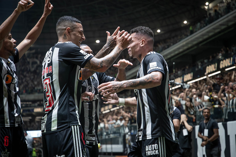 Guilherme Arana e Paulinho marcaram os gols do Atlético-MG sobre o Vasco