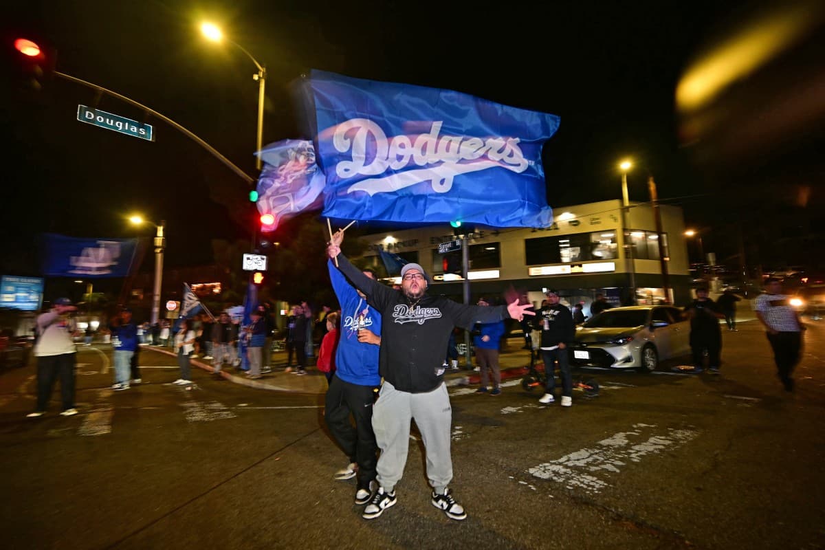 Populares celebram o título do Los Angeles Dodgers na World Series da MLB