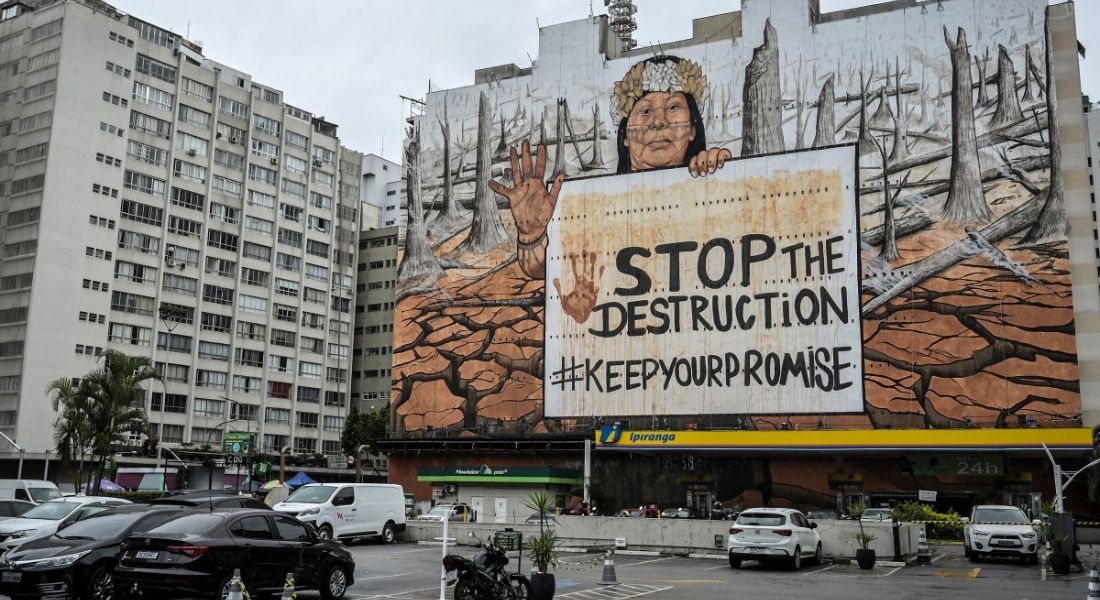 Mural em São Paulo com cinzas da Amazônia 