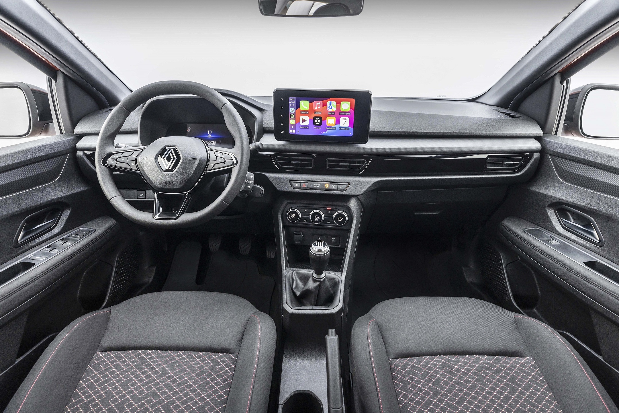 Painel do novo Renault Kardian na versão manual