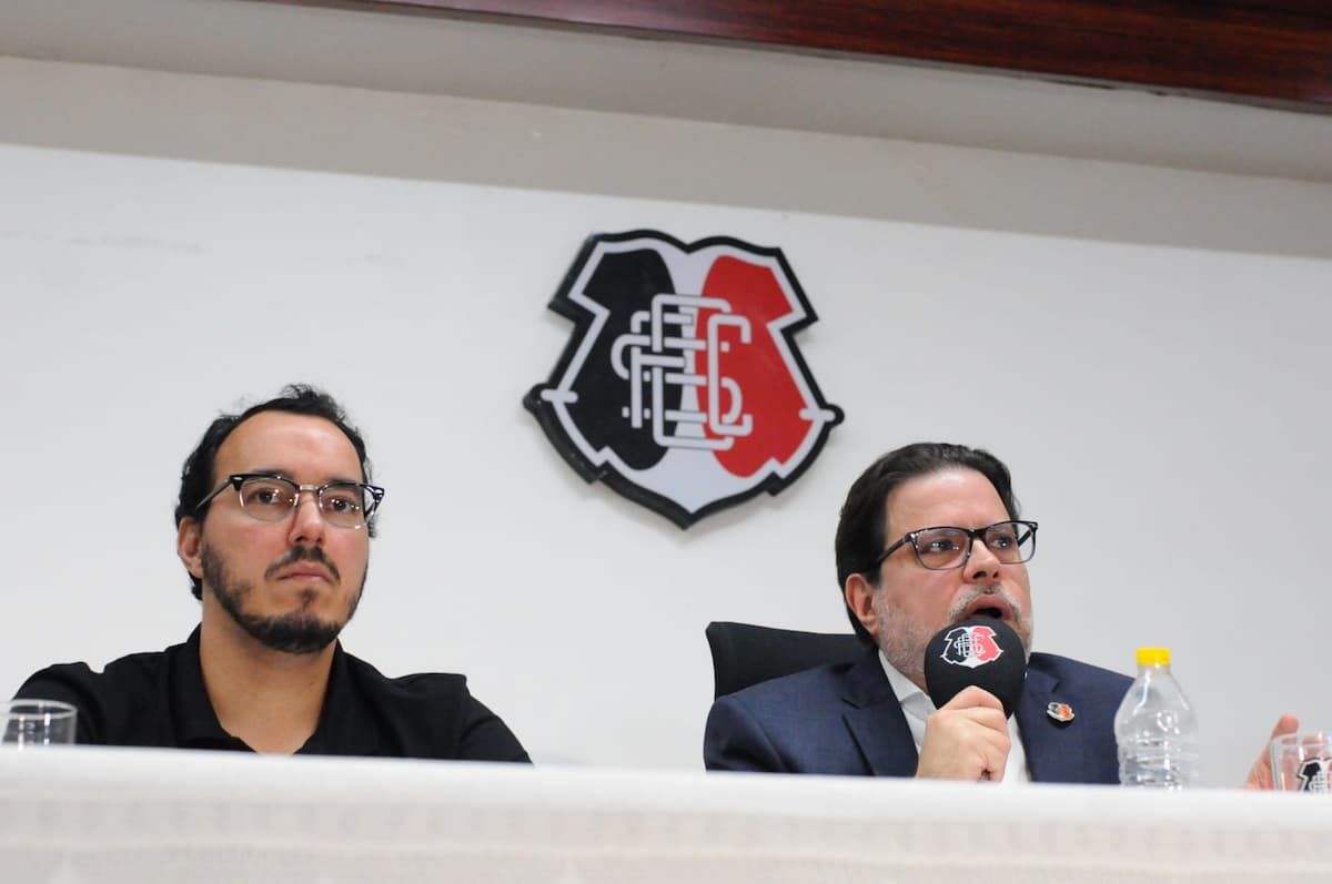 Bruno Rodrigues, presidente do Santa Cruz, e Gabriel Souza, representante da Alvarez & Marsal, apresentaram o passo a passo da SAF tricolor 