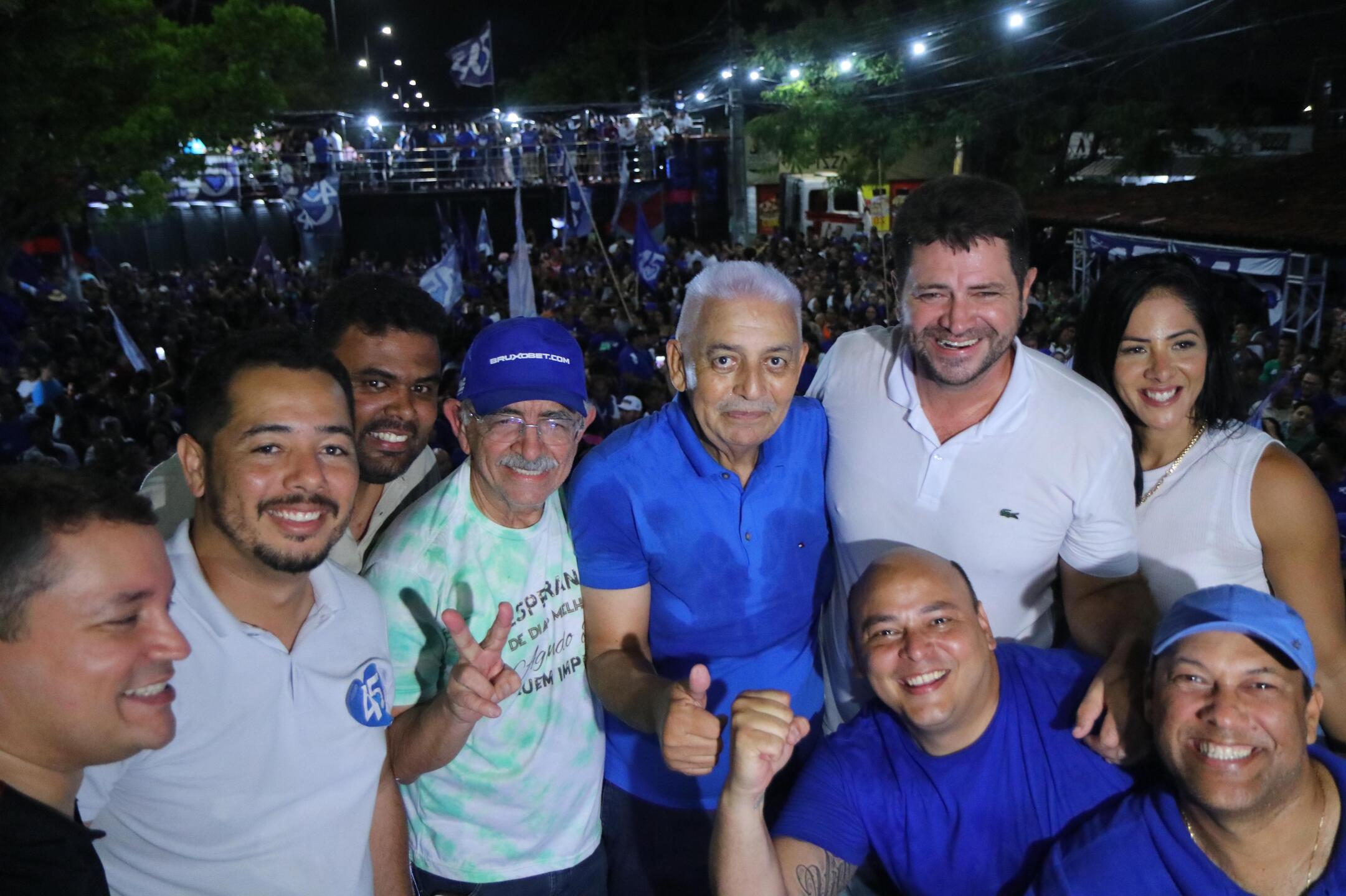 Apoiadores na festa da comemoração de Ramos