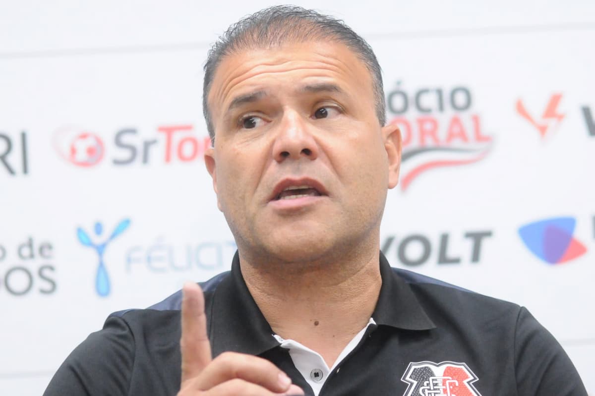 Executivo de futebol do Santa Cruz, Harlei Menezes 