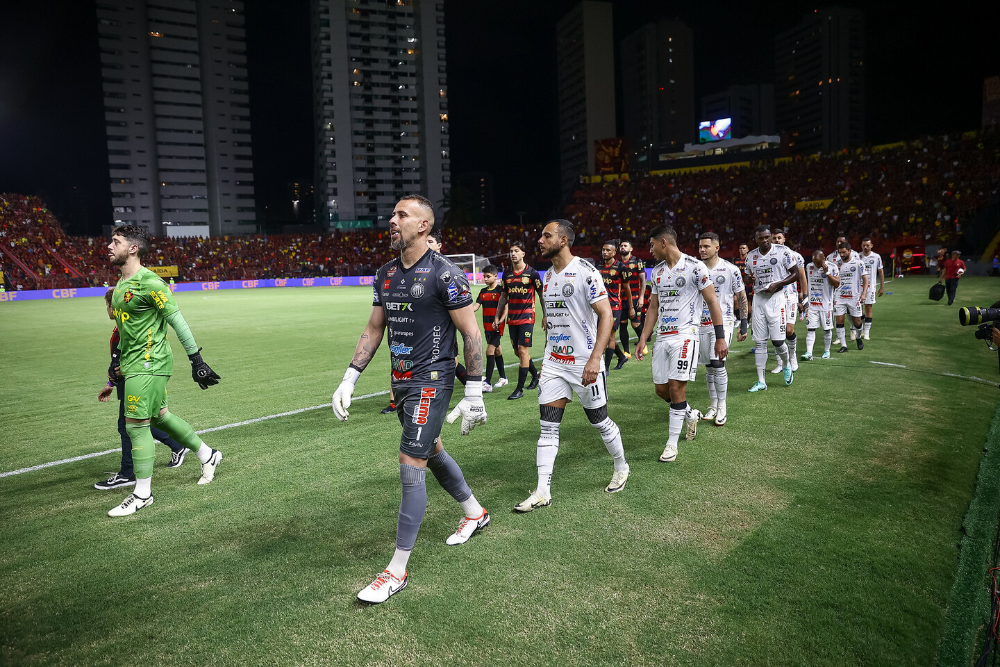 Sport foi derrotado para o Operário-PR, atuando na Ilha, no jogo do turno