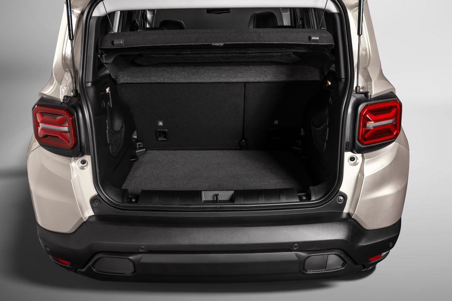 Porta-malas do Jeep Renegade ainda não agrada, com 320 litros de capacidade. 