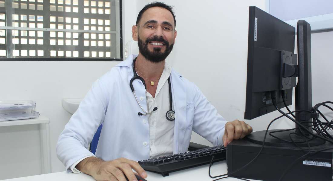 Severino Lourenço, aluno do curso de Medicina da Afya 