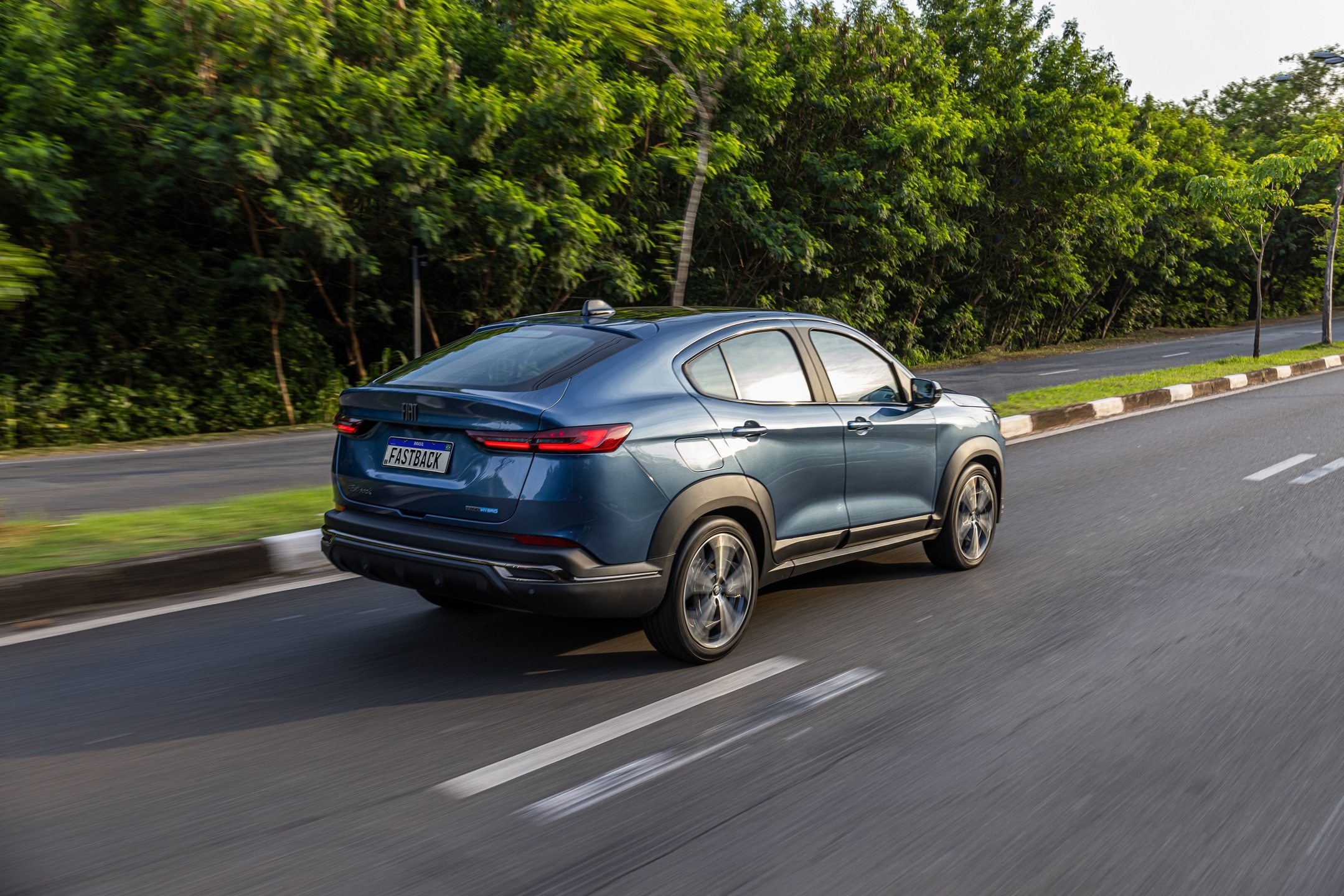 Fiat Fastback Híbrida na versão Impetus.