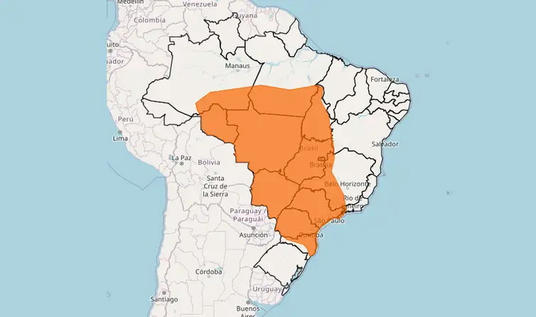 INMET publica aviso laranja de chuvas de até 100 mm/dia, com ventos intensos de 100 km/h, risco de corte de energia elétrica, queda de galhos de árvores, alagamentos e de descargas elétricas.