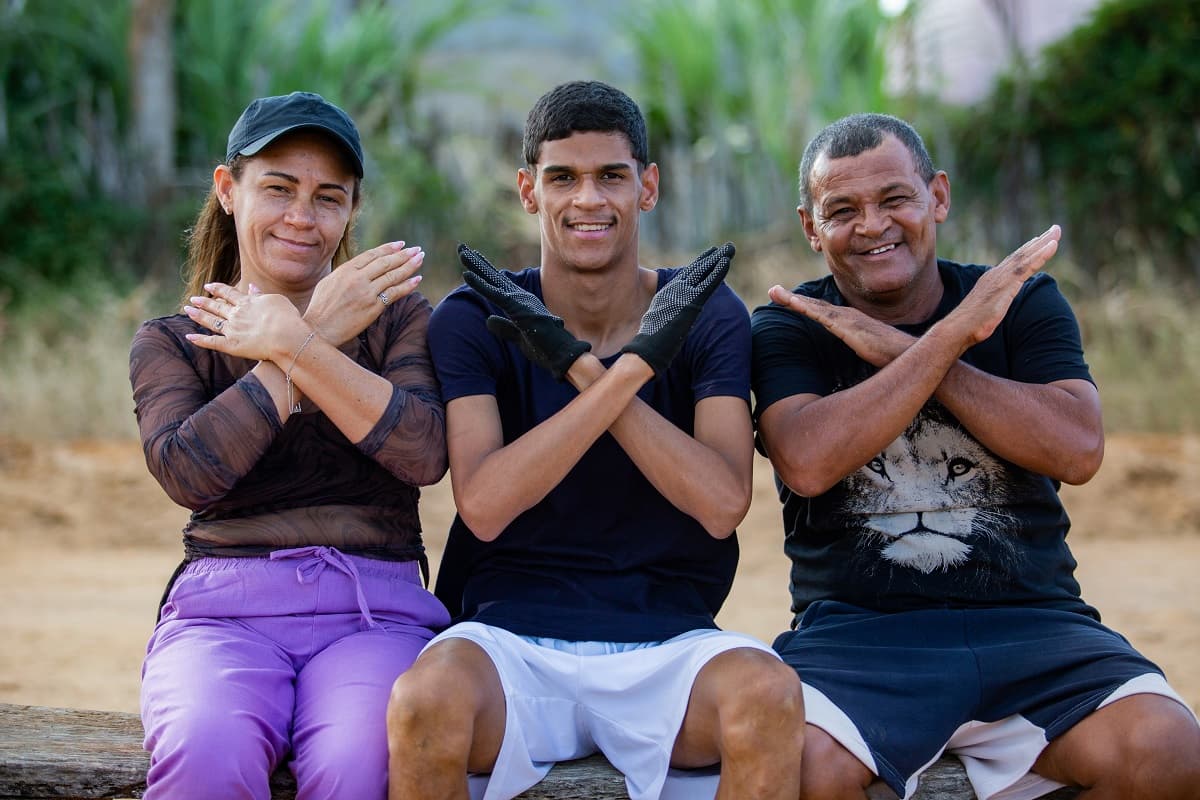 Luva de Pedreiro e família 