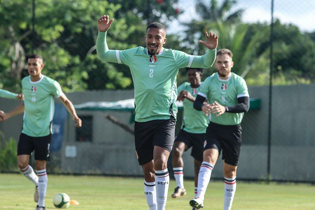 Yuri Ferraz, lateral-direito do Santa Cruz 