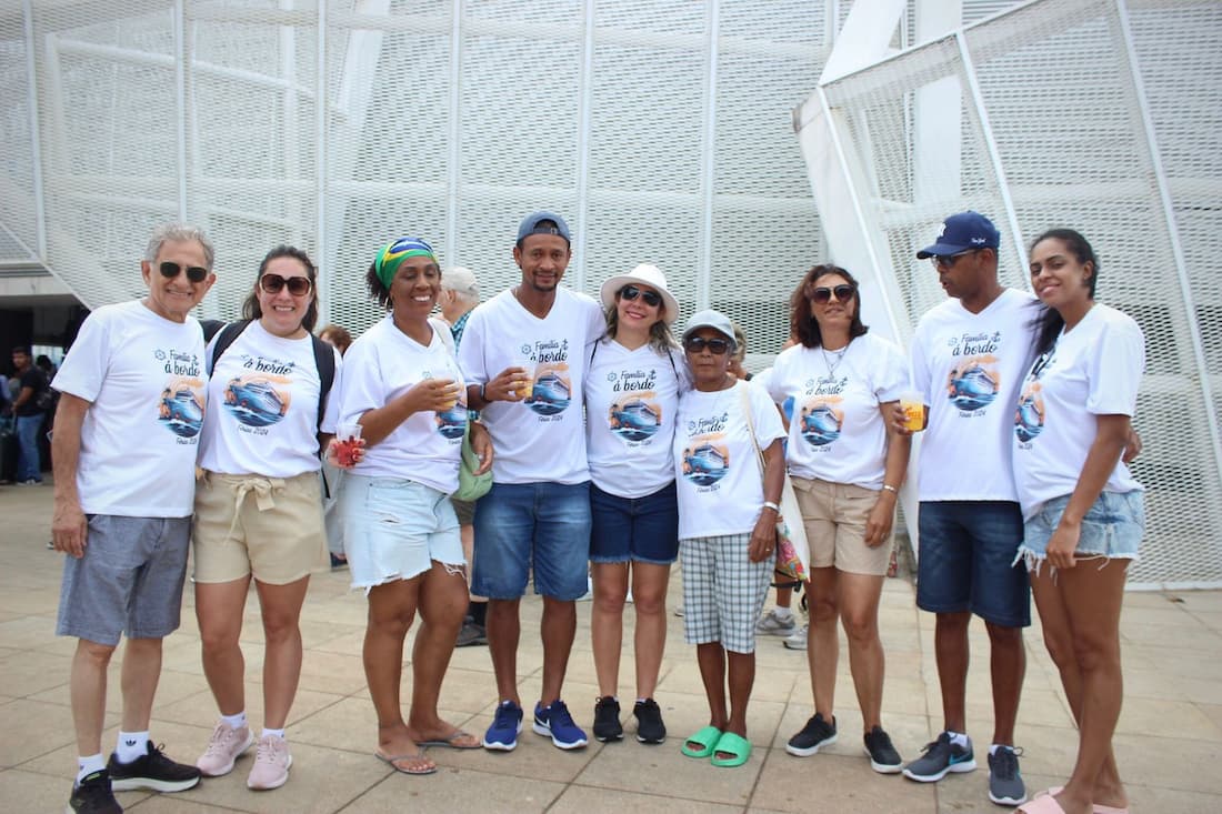 Família aproveita viagem a bordo do Costa Favolosa