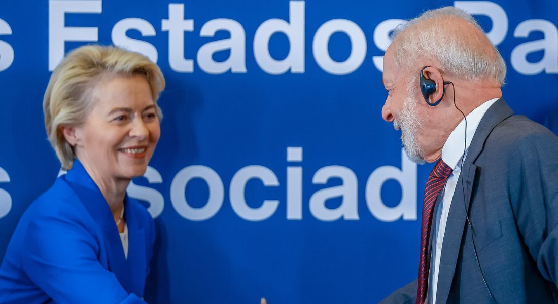 Ursula von der Leyen e Lula na reunião do anúncio do acordo Mercosul-UE