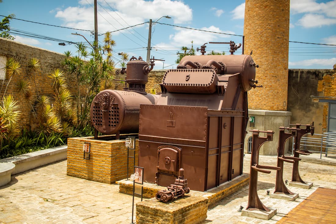 Maquinário da antiga fábrica exposto no Museu Memórias Vivas