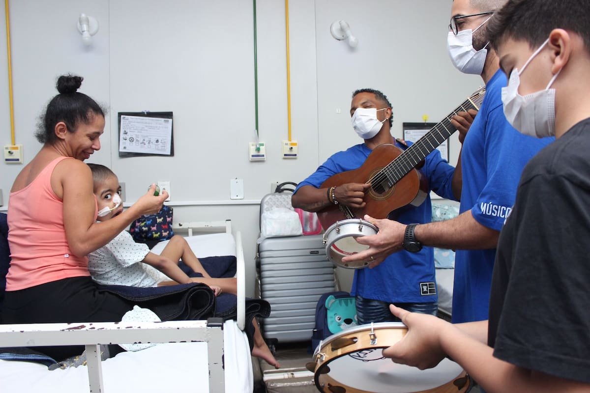 O grupo De Cara Com O Samba é uma roda de samba 100% Samba Raiz, nascido e criado em Pernambuco.