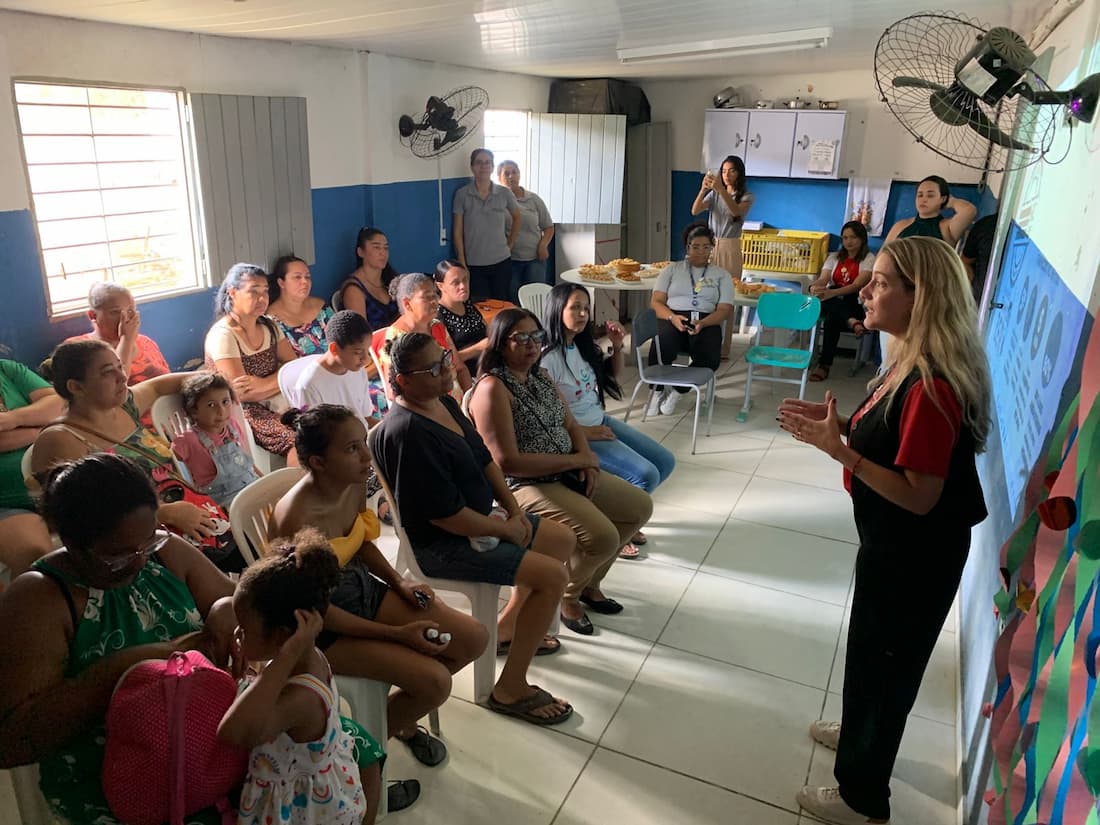 Palestra sobre feminicídio no Cras na Muribeca