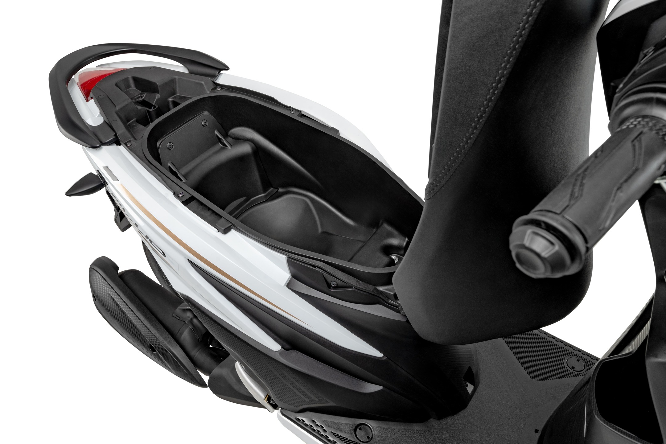 Yamaha Fluo ABS Hybrid Connected teve comprimento do assento aumentado para garantir mais ergonomia. 