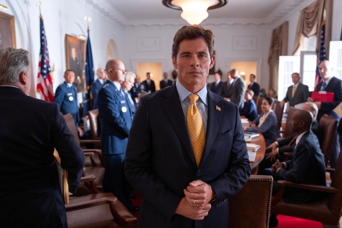 James Marsden é o presidente Cal Bradford 