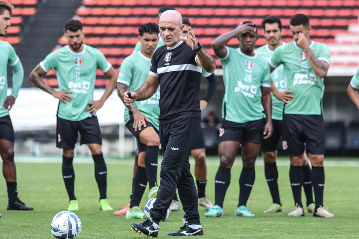 Santa Cruz busca largar no Pernambucano com vitória; Tricolor não perde numa estreia desde 2016