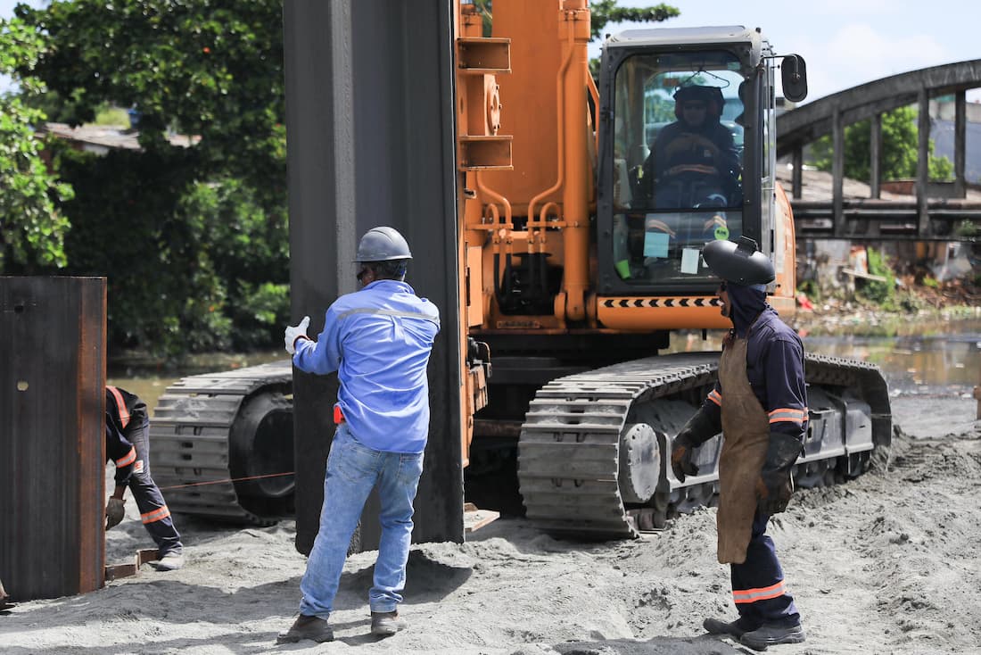 Obras na Ponte do Arruda, no Recife