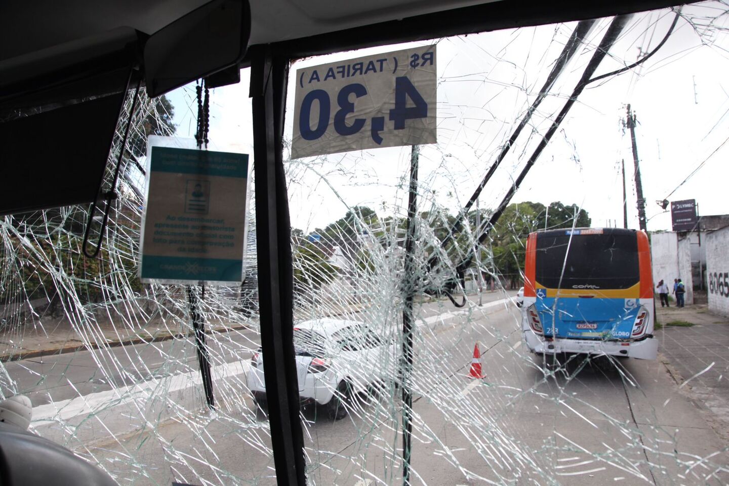 Acidente envolvendo dois ônibus na Avenida Norte