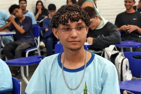 Vinicius pensa em ser militar ou administrador 