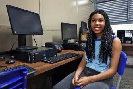 Eduarda Caetano, aluna de uma escola pública 