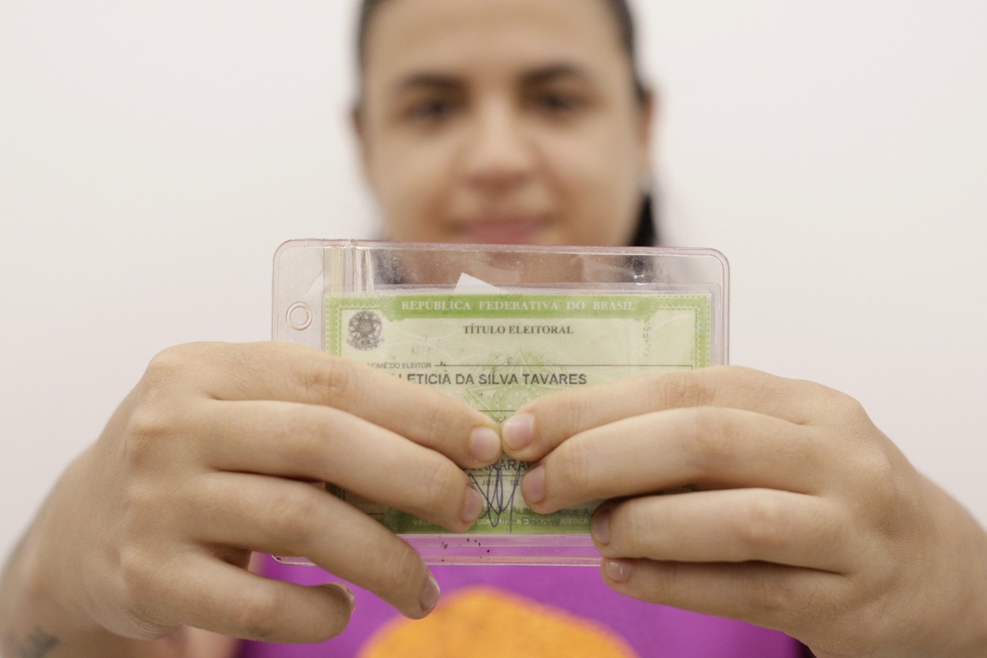 Na foto, a eleitora Luane Silva