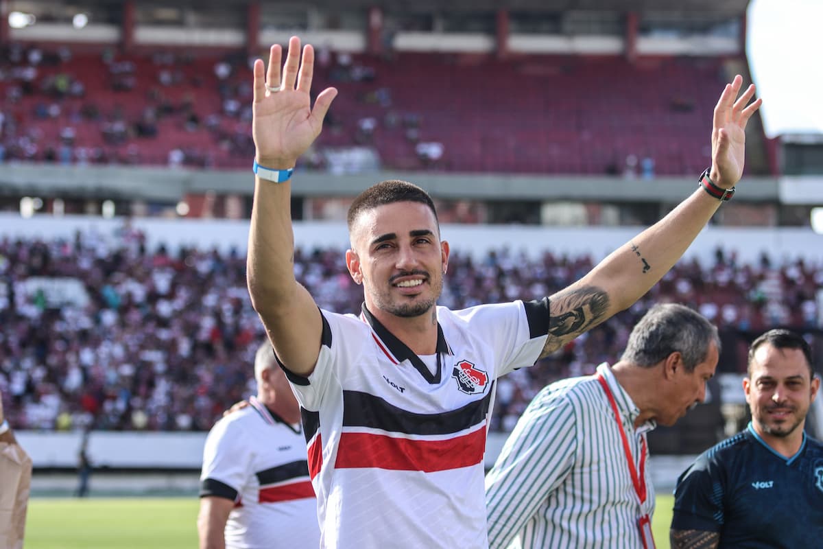 Thiago Galhardo, primeiro grande reforço da Era SAF do Santa Cruz 