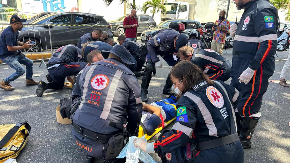Carnaval 2025: Samu Recife realiza simulação de prevenção de acidentes