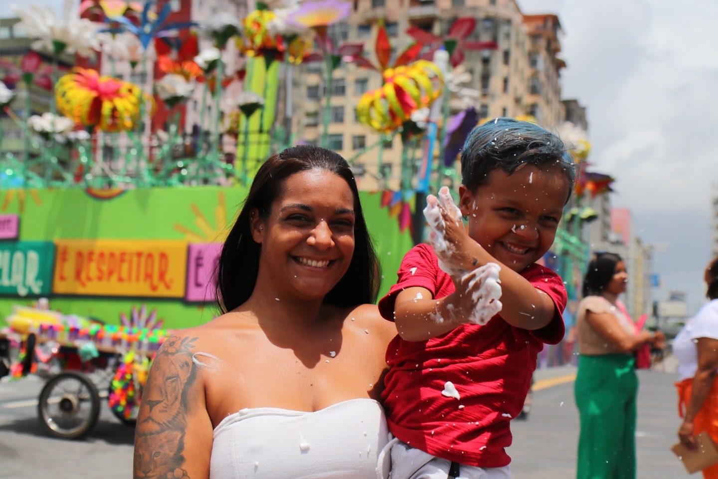 Arthur nos braços da mãe, Vitória