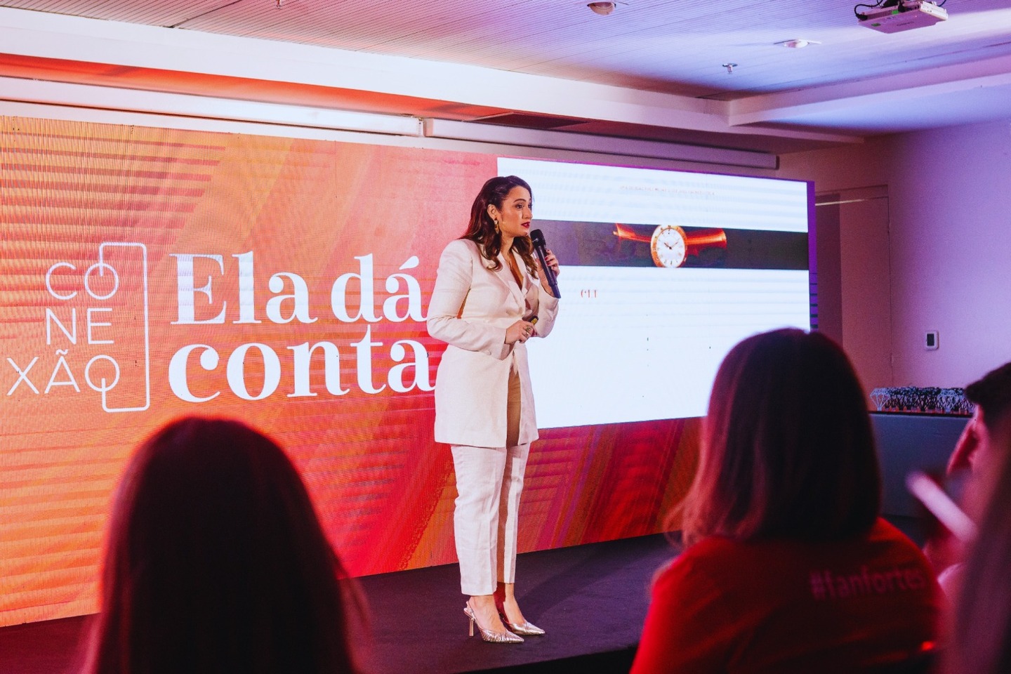 Aline Portela, especialista em posicionamento estratégico e negócios para mulheres