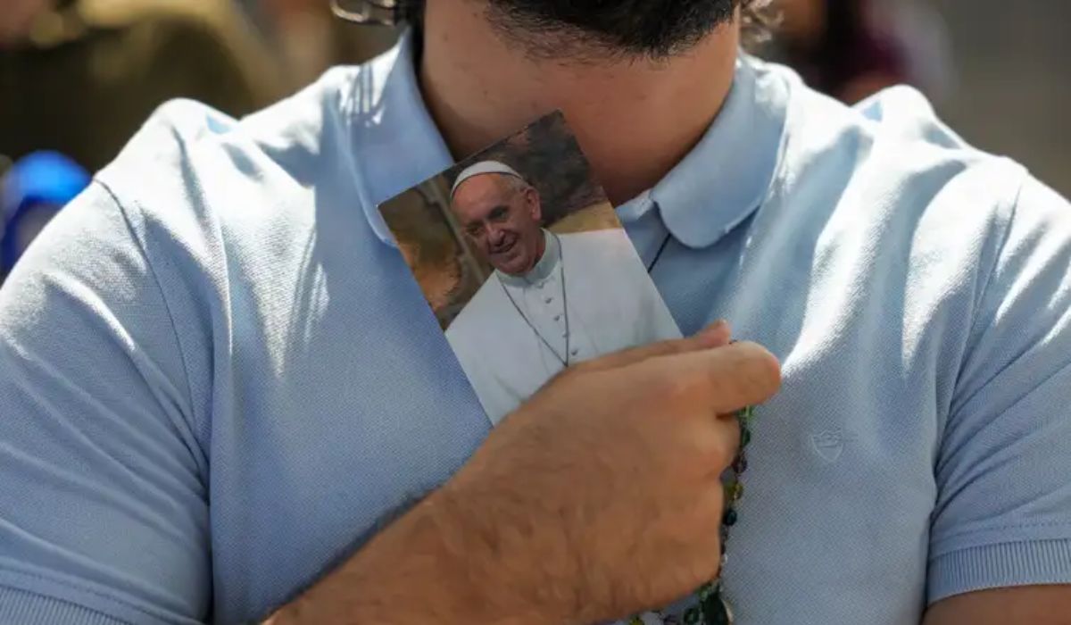 Médico Victor Wichrowski recebeu a notícia da morte do líder da Igreja Católica com um misto de tristeza e alegria