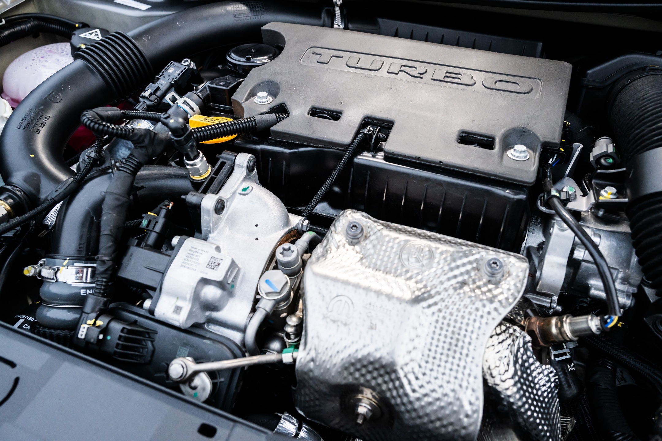 O motor 1.6 THP turbo foi substituído pelo 1.0 turbo para a nova geração do Peugeot 2008