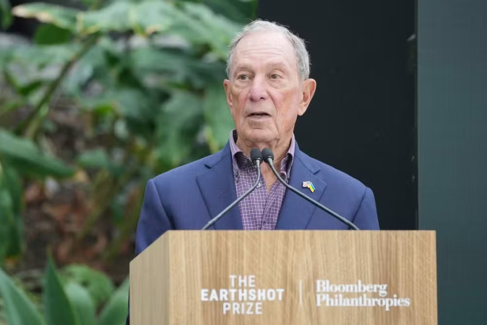 Michael Bloomberg, ex-prefeito de Nova York e fundador da Bloomberg, durante evento climático em Londres