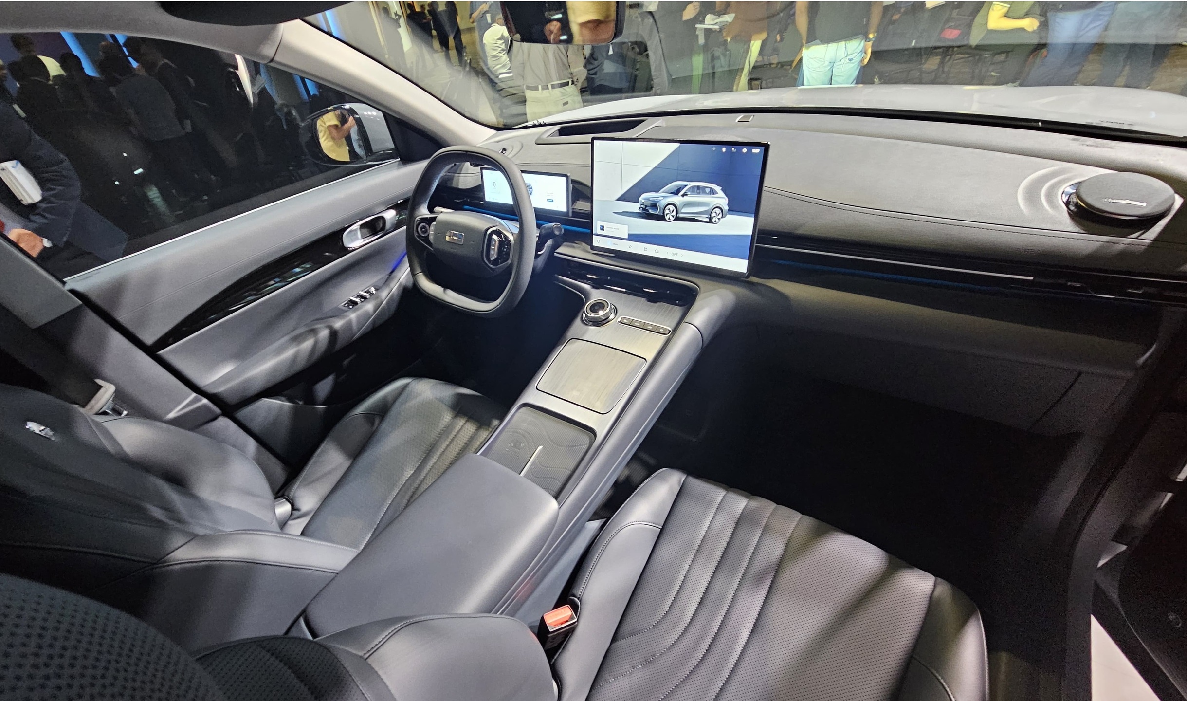 Interior do Geely EX5 conta com todo conforto e tecnlogia dos eletrificados chineses