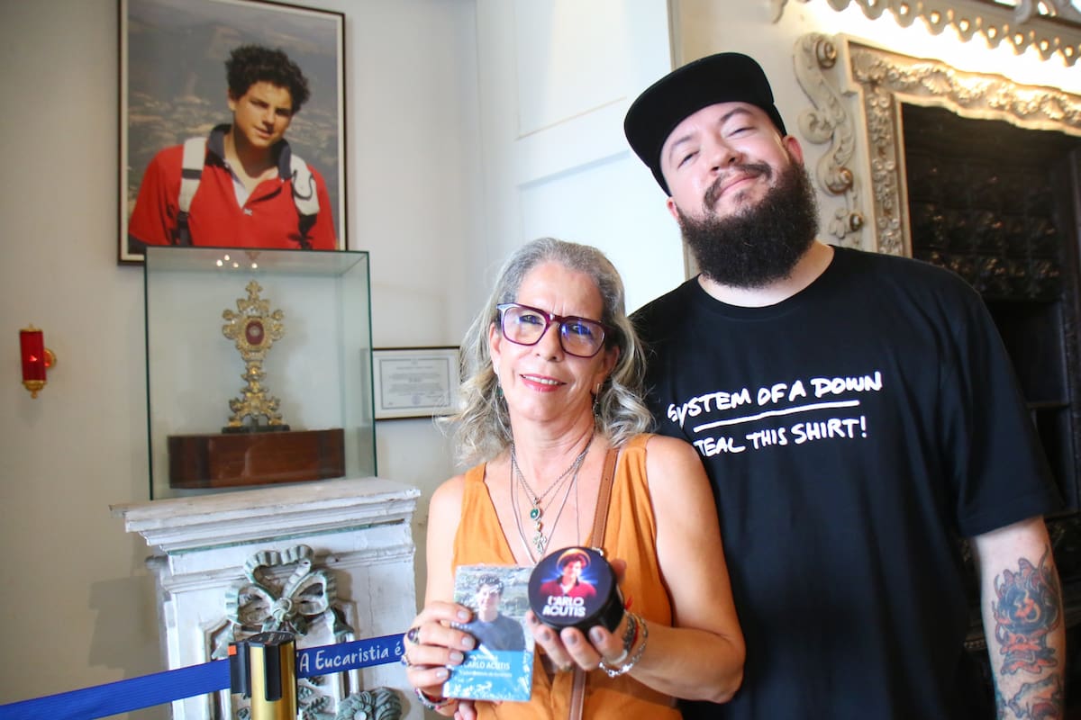 A neuropsicopedagoga Amélia Ferrão, de 62 anos, devota do 