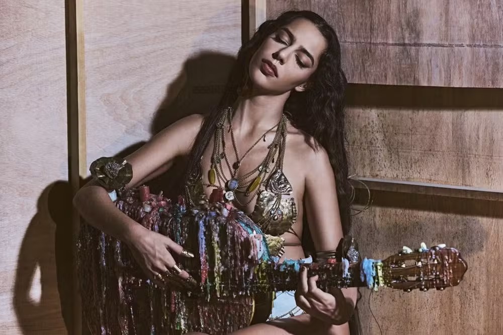 A cantora Marina Sena lança seu terceiro álbum, 'Coisas naturais' 